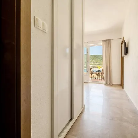 Divna Apartment