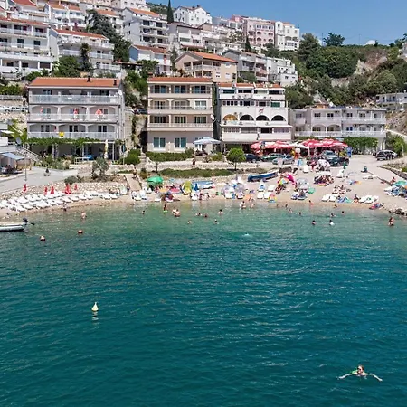 Divna Neum