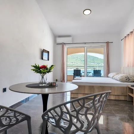 Apartment Divna *