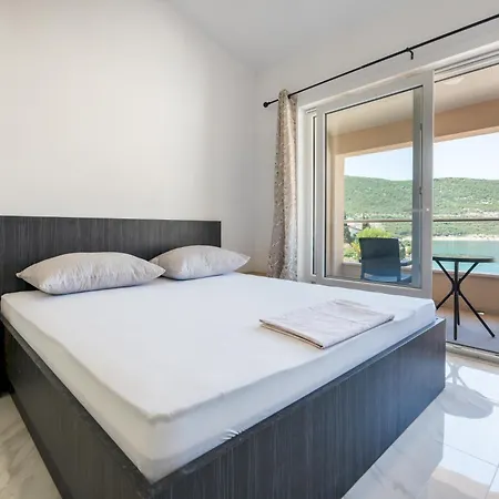 Divna Neum