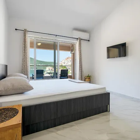 Apartment Divna *