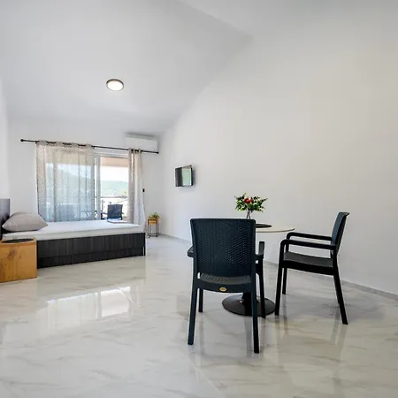 Apartment Divna *