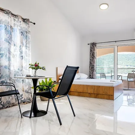 Apartment Divna *